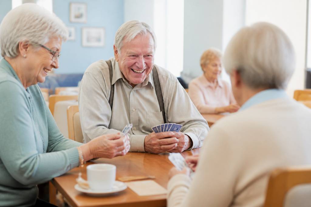 Les activités sociales qui favorisent le bien-être des seniors